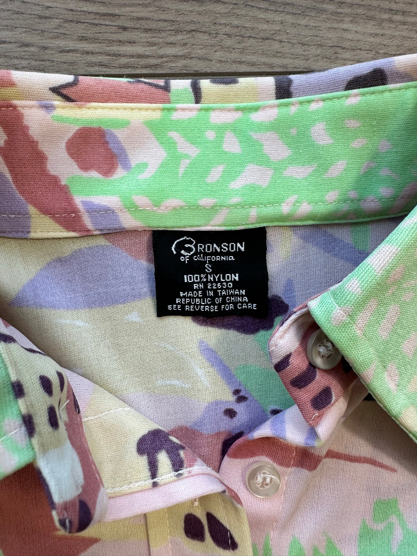 1970's Vintage Pastel Novelty Print Button Down Dagger Top